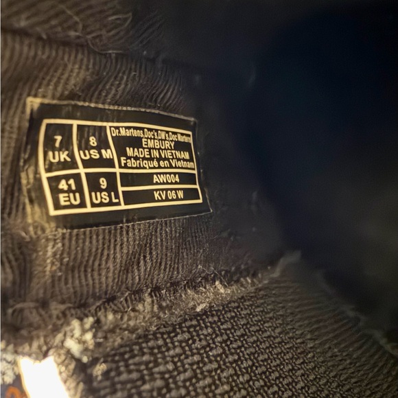 WOMEN'S DR. MARTENS EMBURY CHELSEA BOOTS - Picture 6 of 6